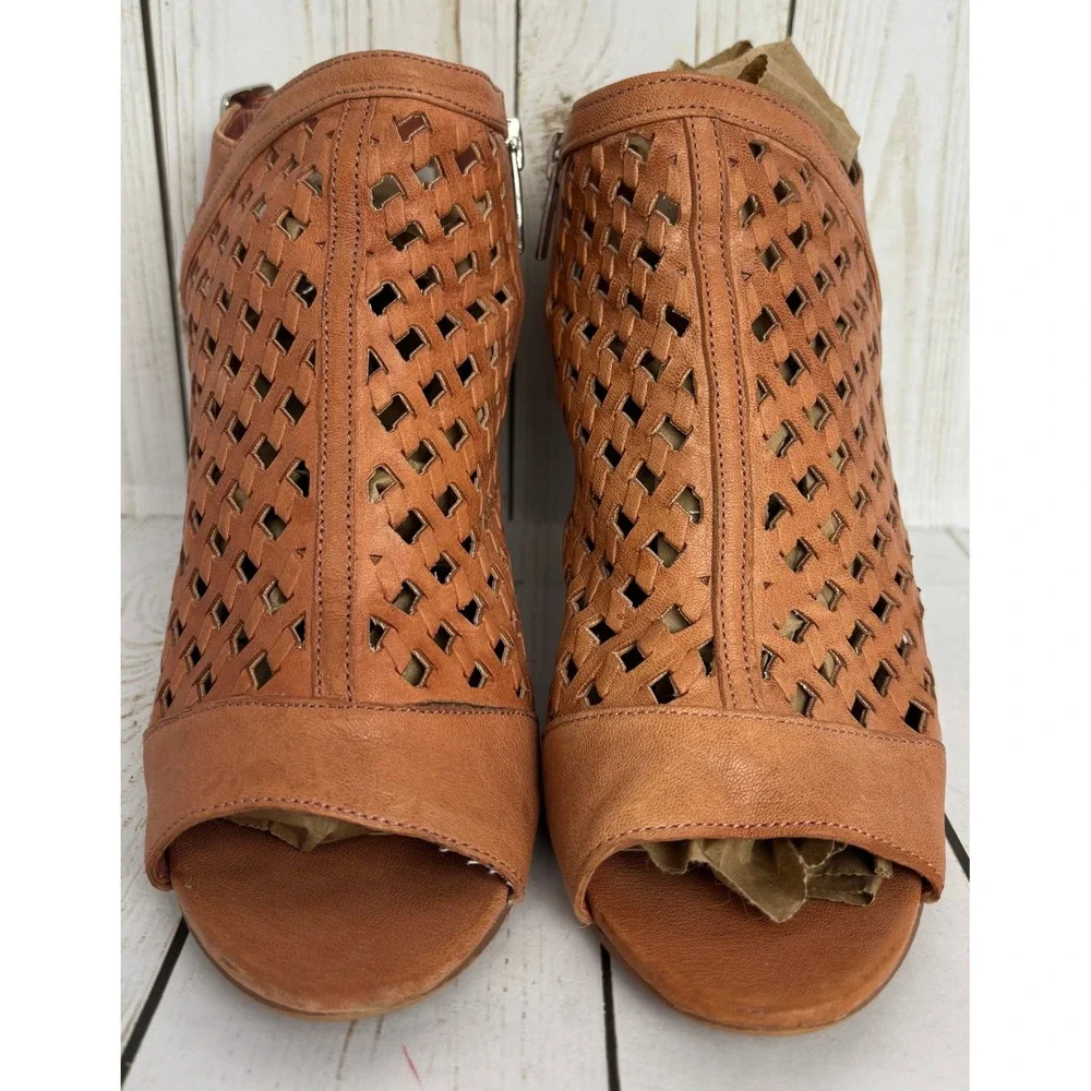 Vince Camuto Woven Leather Peep Toe Booties Blush Pink Cone Heel Sandals 7M 37.5
